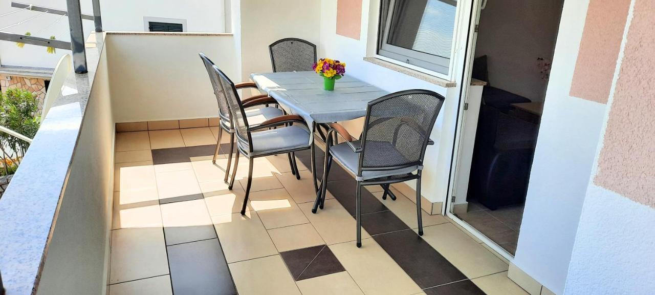 Apartment Miroslav Krk Town Εξωτερικό φωτογραφία